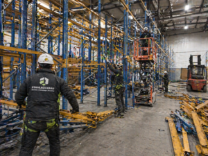 Subunternehmen in Stahlrückbau